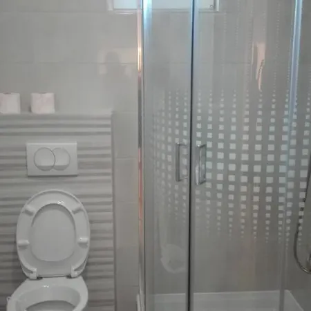 In Brodarica With Sea View, Balcony, Air Conditioning, Wifi Apartament Razine