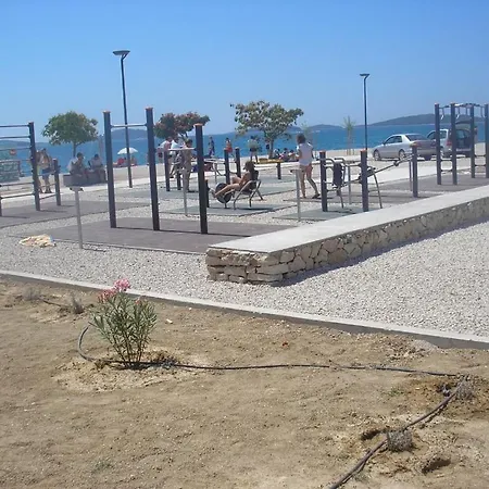 In Brodarica With Sea View, Balcony, Air Conditioning, Wifi Razine