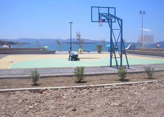 In Brodarica With Sea View, Balcony, Air Conditioning, Wifi Razine